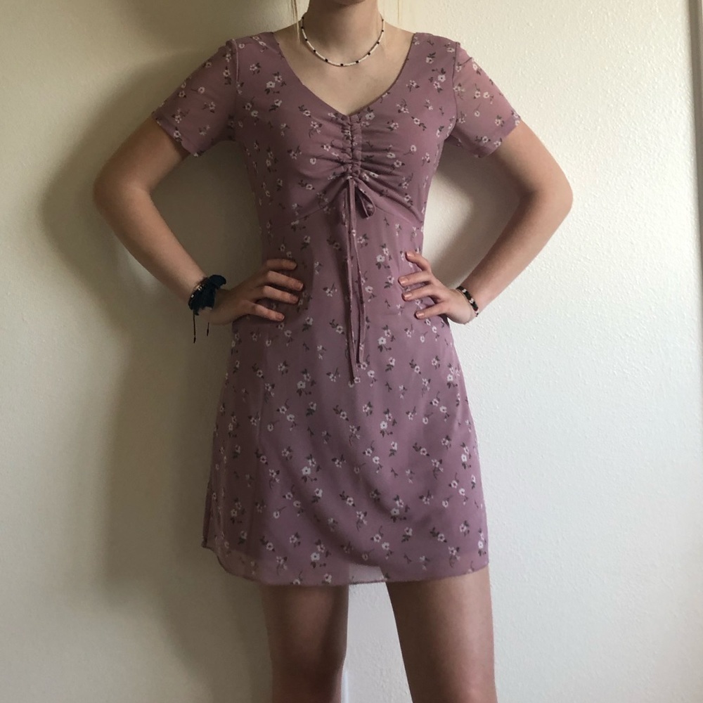 Hollister’s Cinch-Front Cap-Sleeve Dress